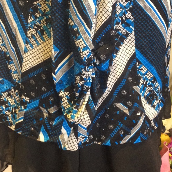 EUC Style & Co Abstract Ruffle Top, L - Picture 6 of 9